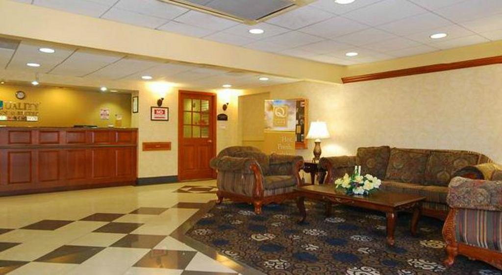 Quality Inn & Suites Бенсалем Экстерьер фото