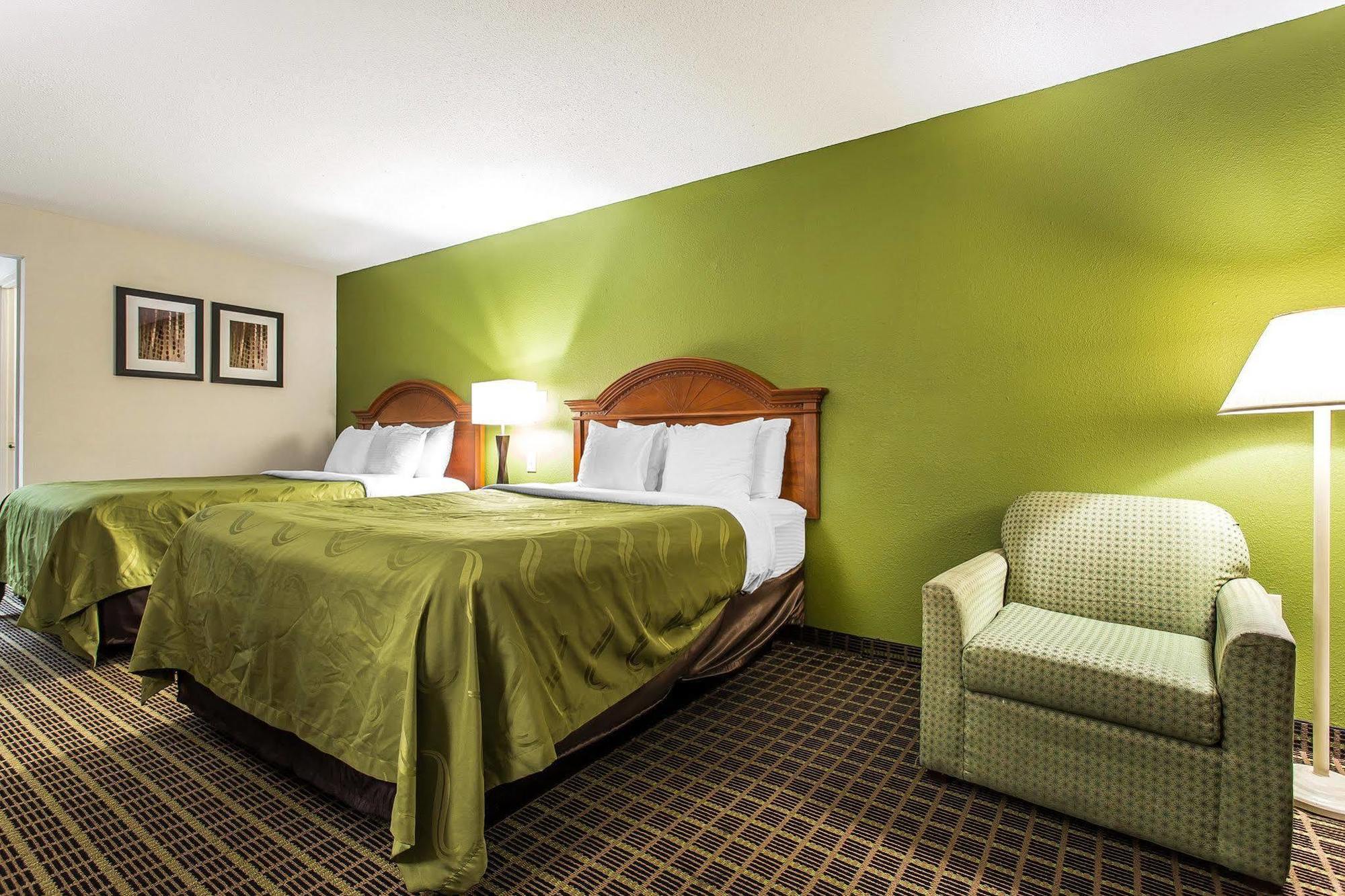 Quality Inn & Suites Бенсалем Экстерьер фото