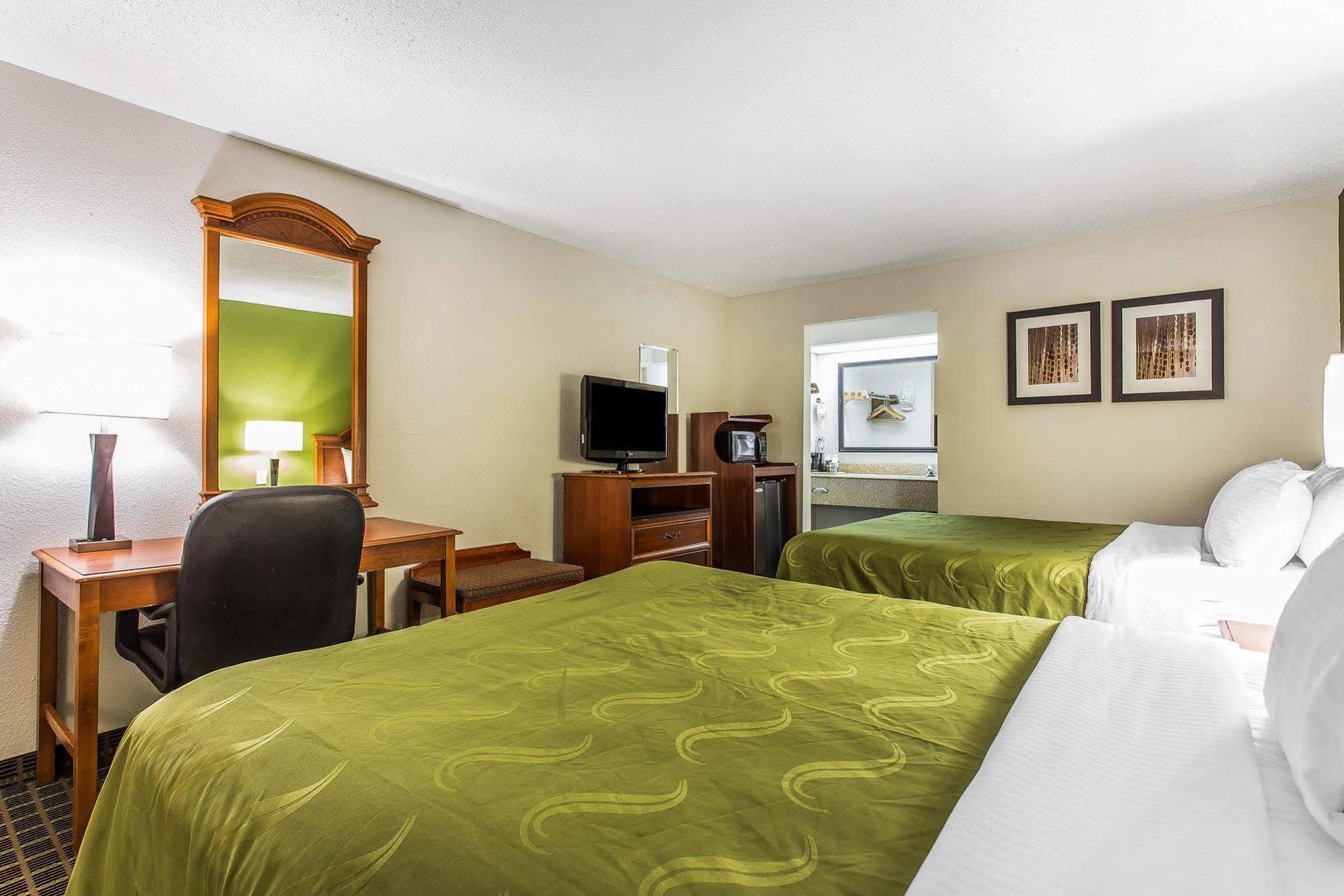 Quality Inn & Suites Бенсалем Экстерьер фото